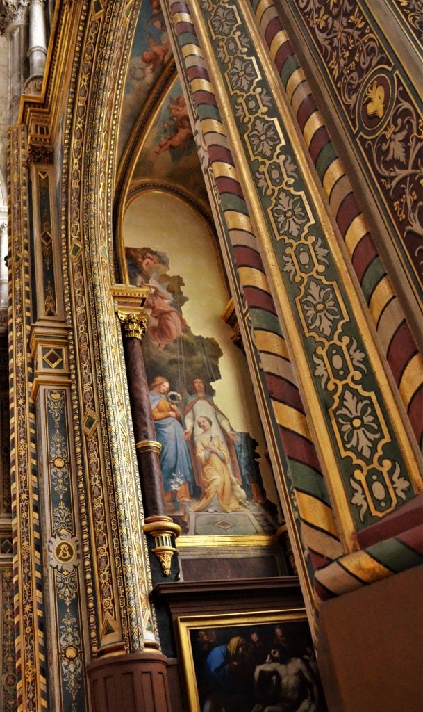 details of the side chapels at St. Eustache