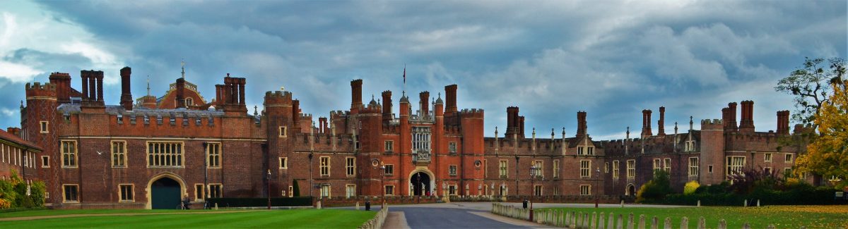 A Day Trip to Hampton Court Palace – A Taste of Henry XVIII’s Tudor Court