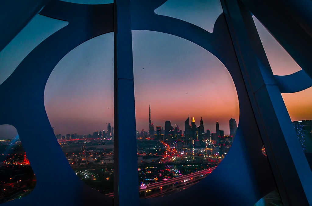 PhotoPOSTcard: A Frame on Downtown Dubai