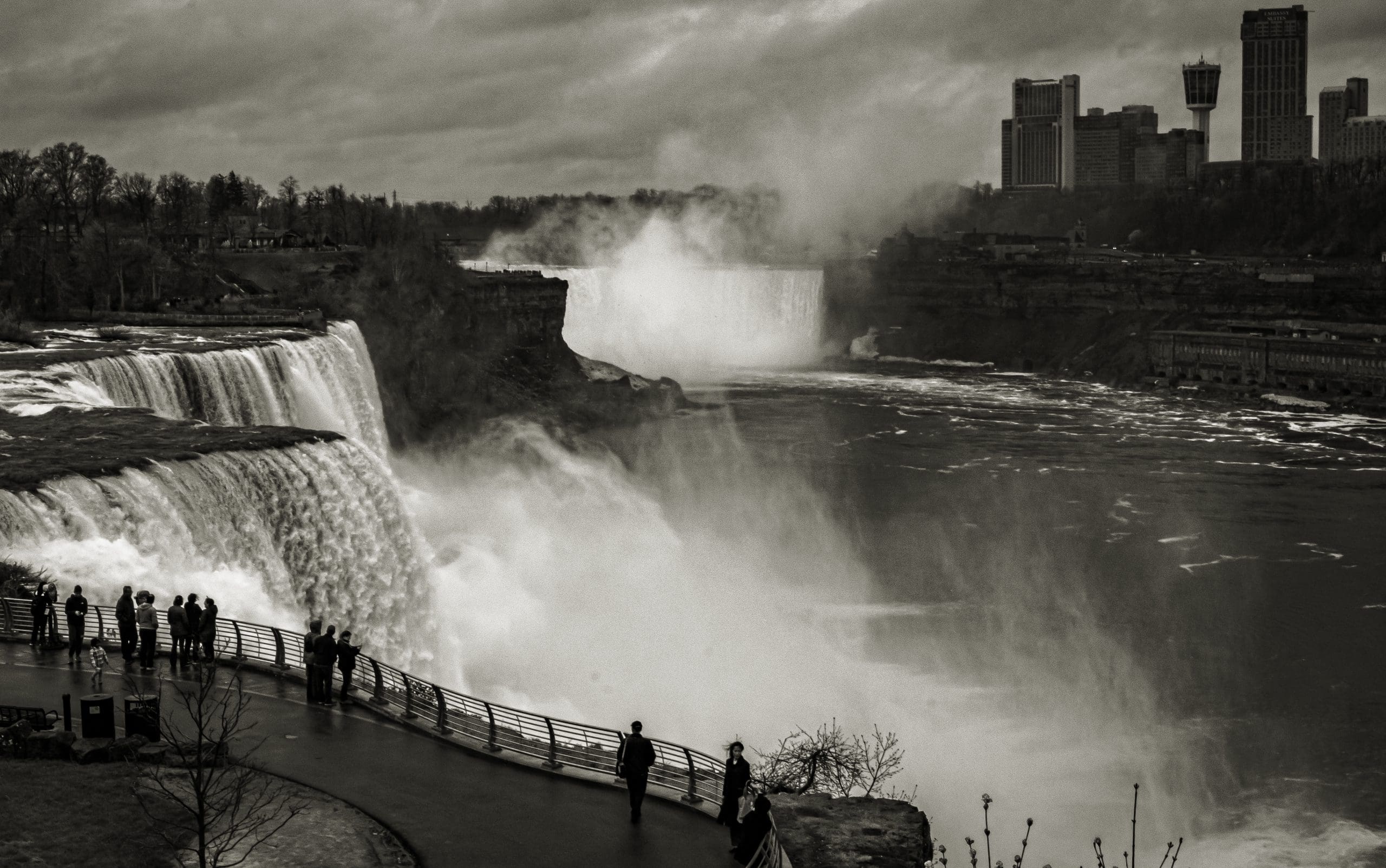 Beyond the Waterfalls - Visiting Niagara Falls, USA