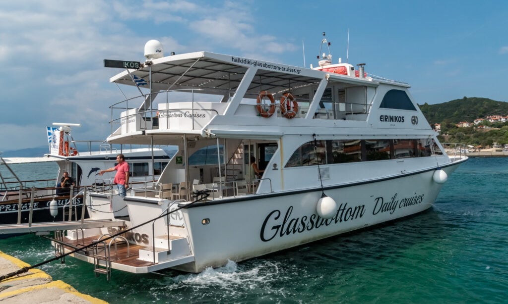 The Glassbottom tour boat 