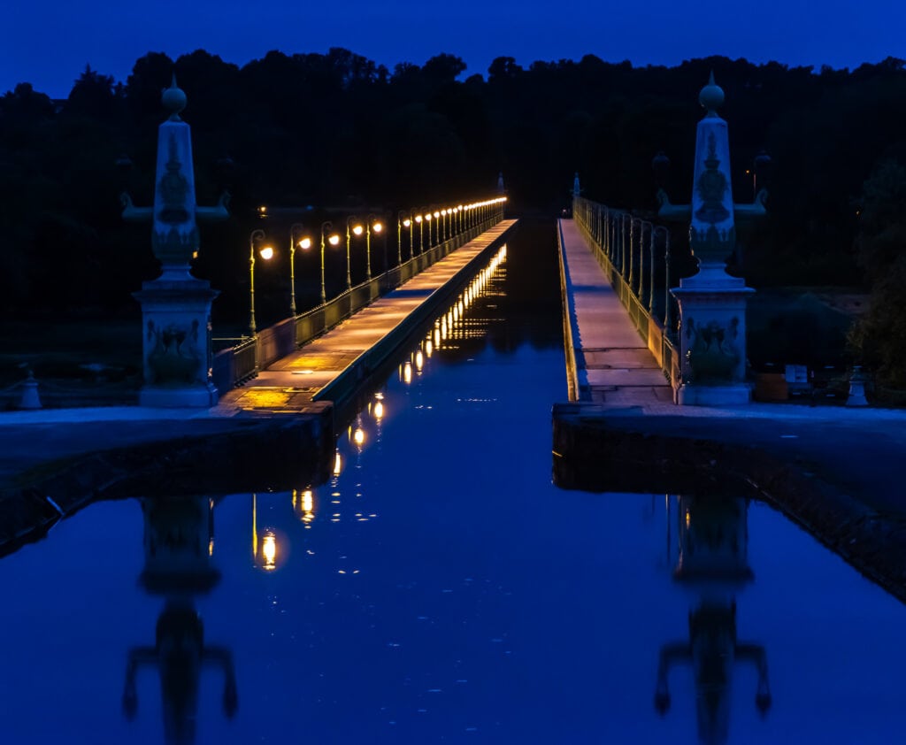 The Briare Aqueduct is just as beautiful at night