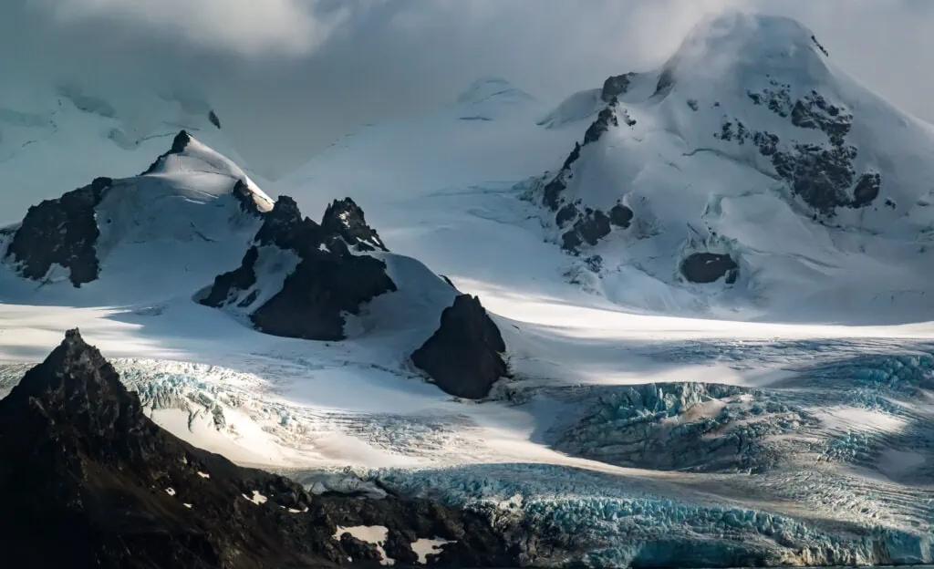 Close up of the glaciers and mountains of elephant island