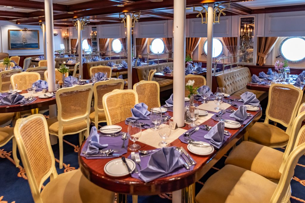 Star Clipper dining room