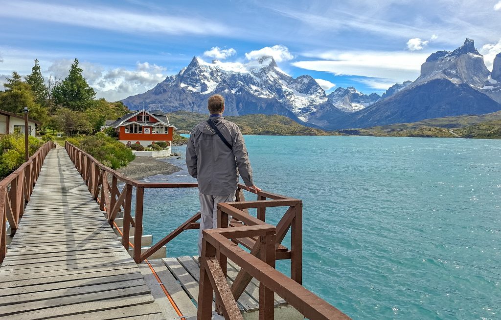 On the walkway to the Hosteria Pehoe