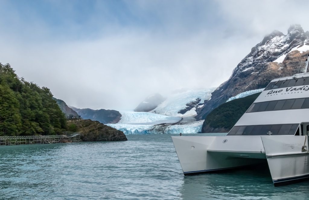 Boat tour to Spegazzini Glacier