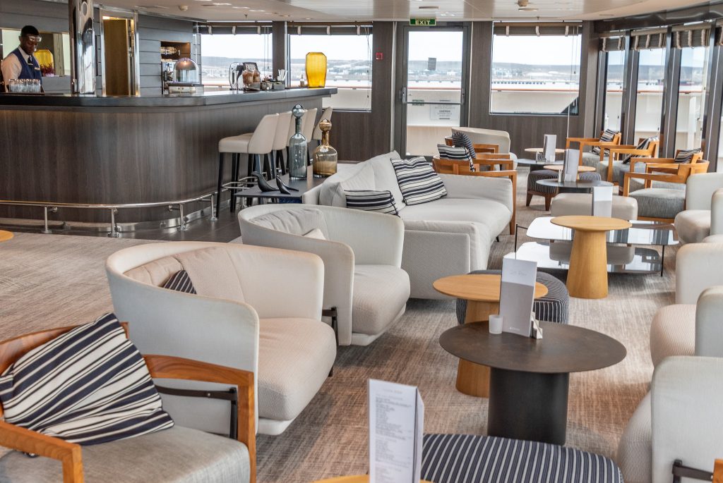 Panoramic Lounge and Bar