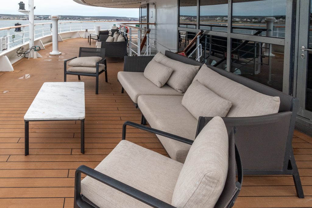 Outdoor sitting area on the back of deck 5