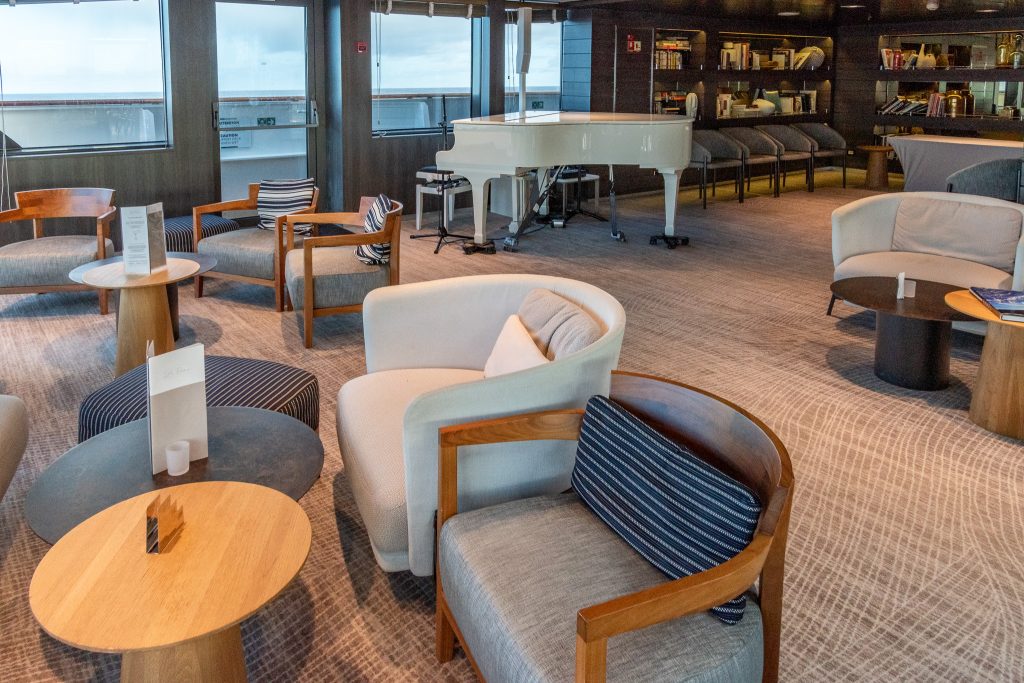 Panoramic Lounge nad Library
