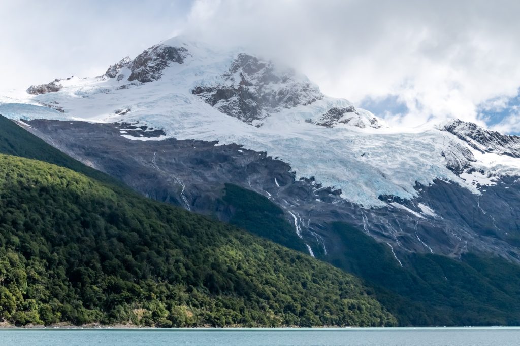 Scenery on the way to Spegazzini Glacier