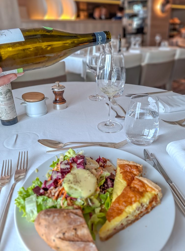 Quiche Lorraine and a crisp wine for lunch