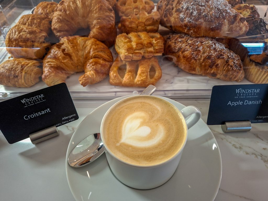 Continental breakfast options in the Yacht Club