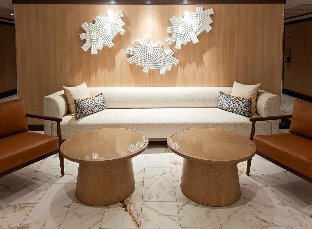 Small sitting area by reception