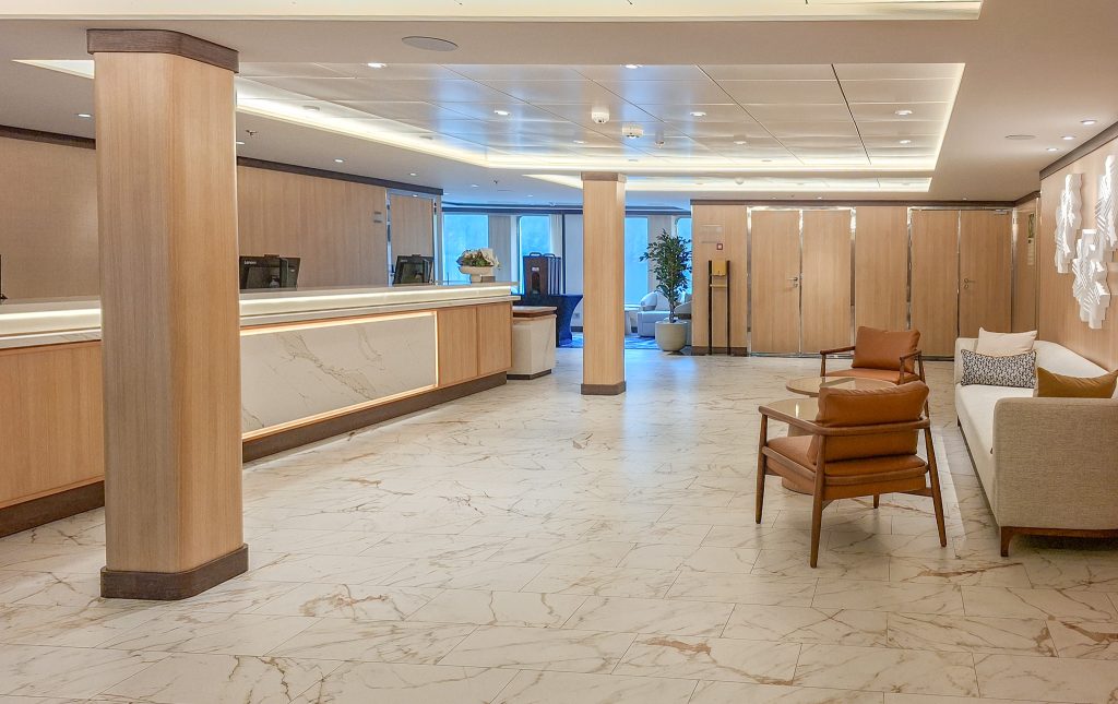 The reception area on the Star Seeker