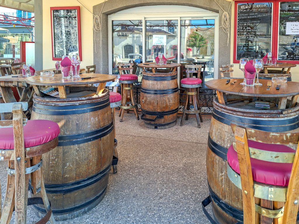One of the cafes along the Marseillan harbor