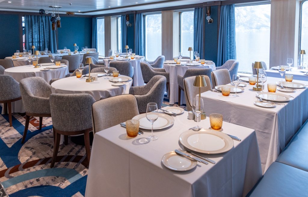 Amphora restaurant on the Star Seeker