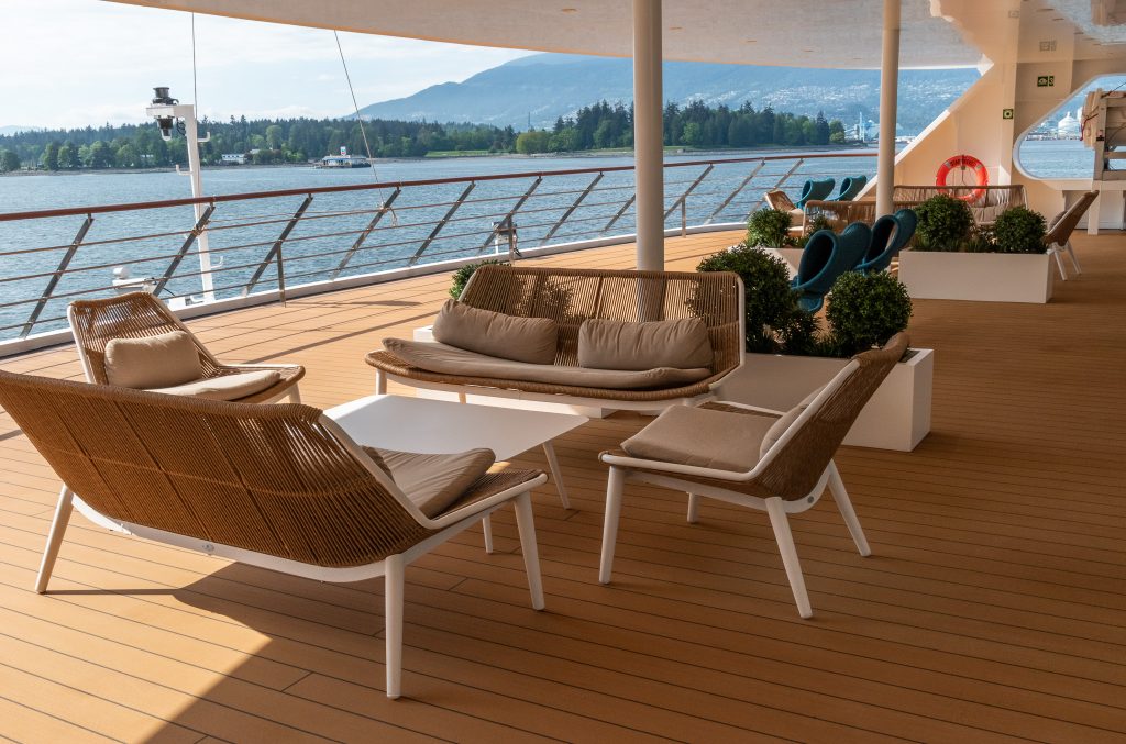 Deck 5 aft open deck area
