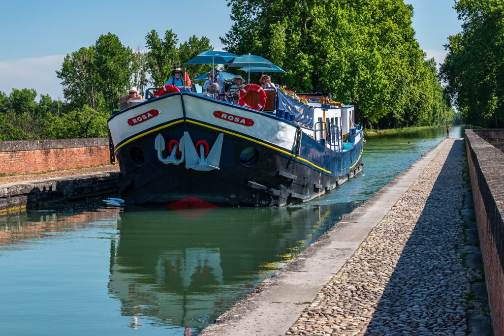 Crossing the Tarn aqueduct