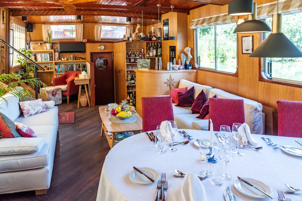 Another view of th eindoor lounge on the Rosa