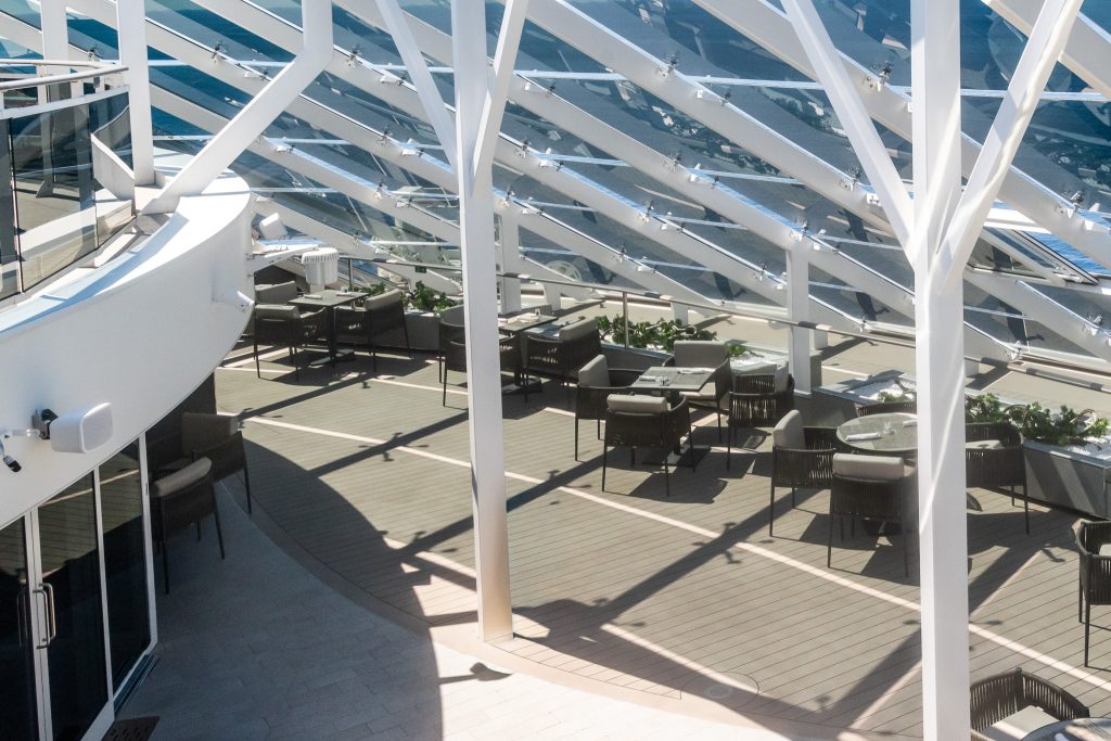 Yacht Club Bar and Grill