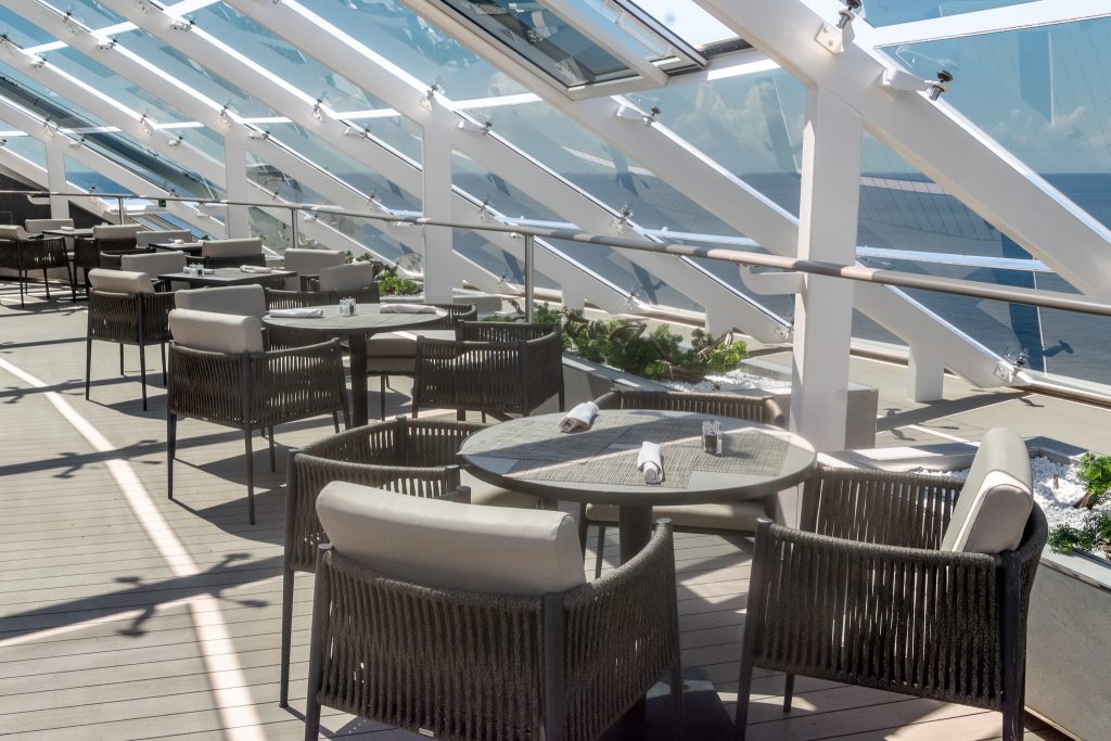 Yacht Club Bar and Grill