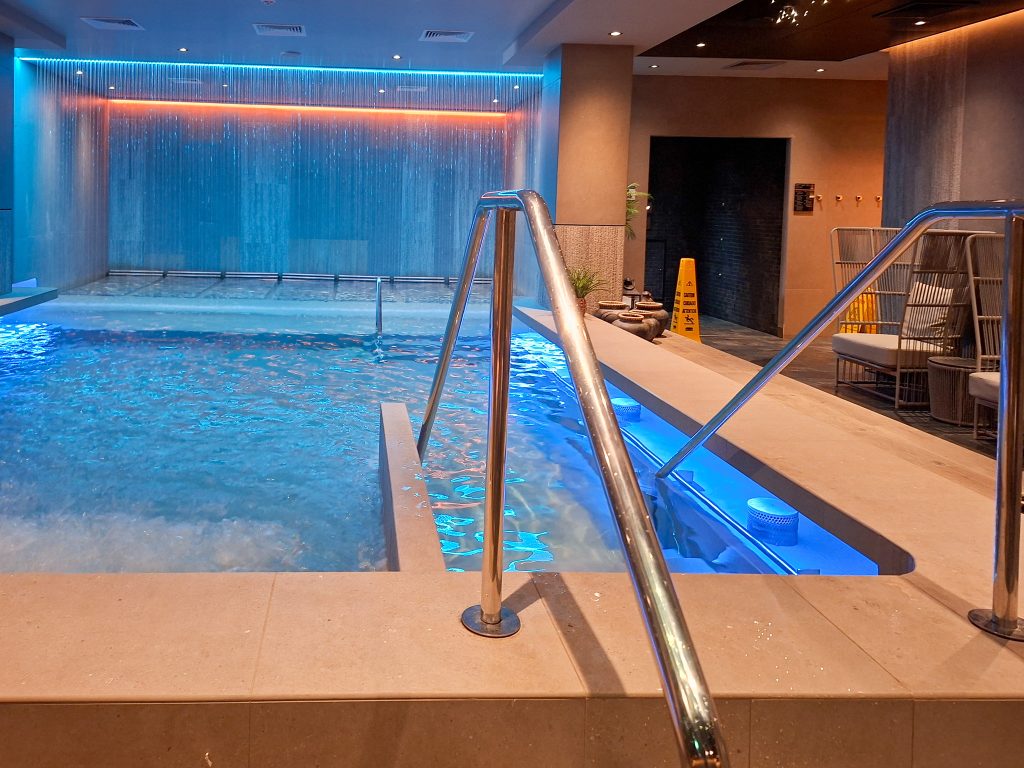 Heated Thermal Spa pool